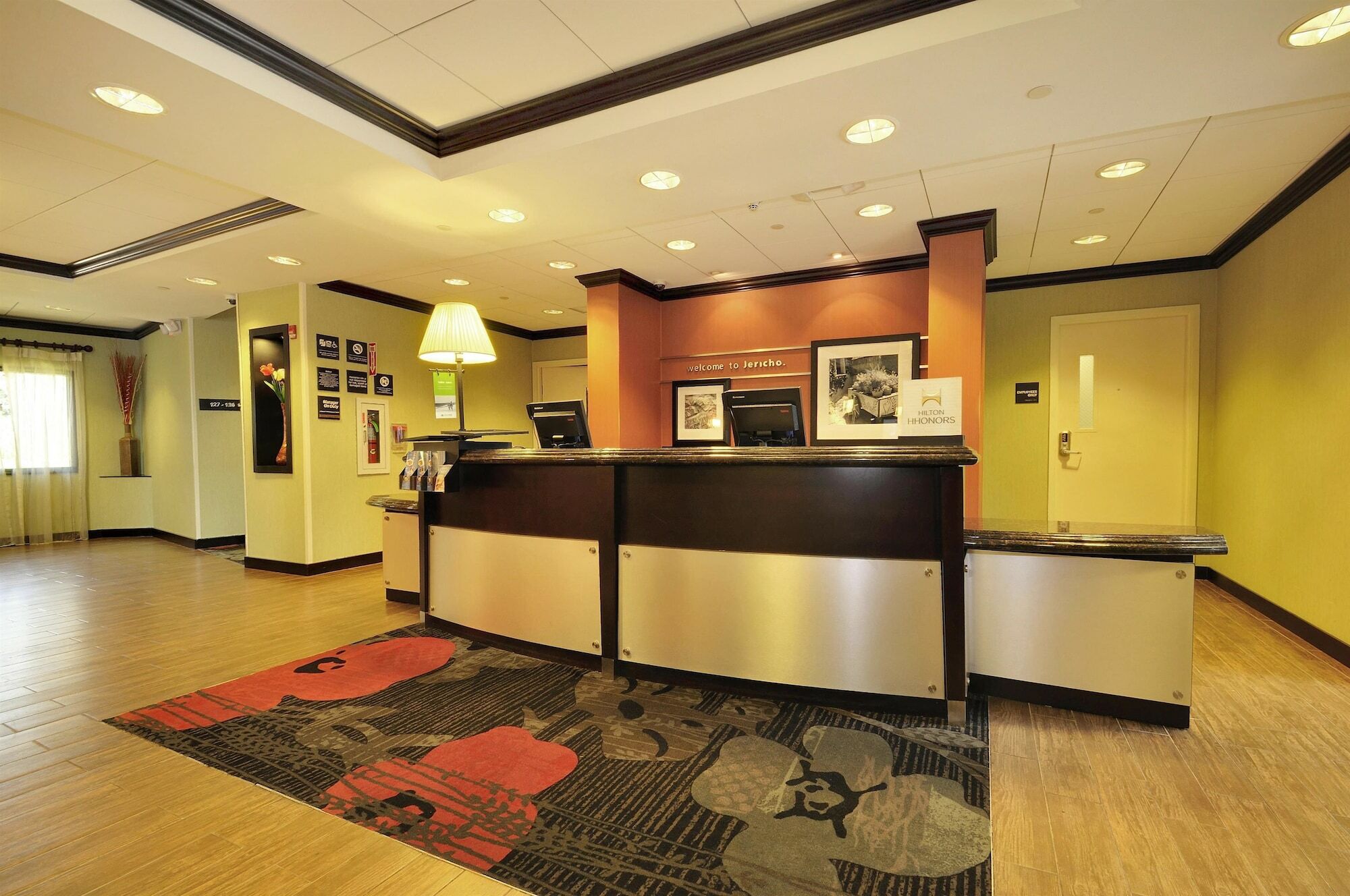 Hampton Inn Jericho - Westbury Eksteriør bilde